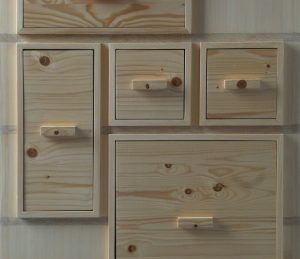 50 Shades of pine Kast-detail lades